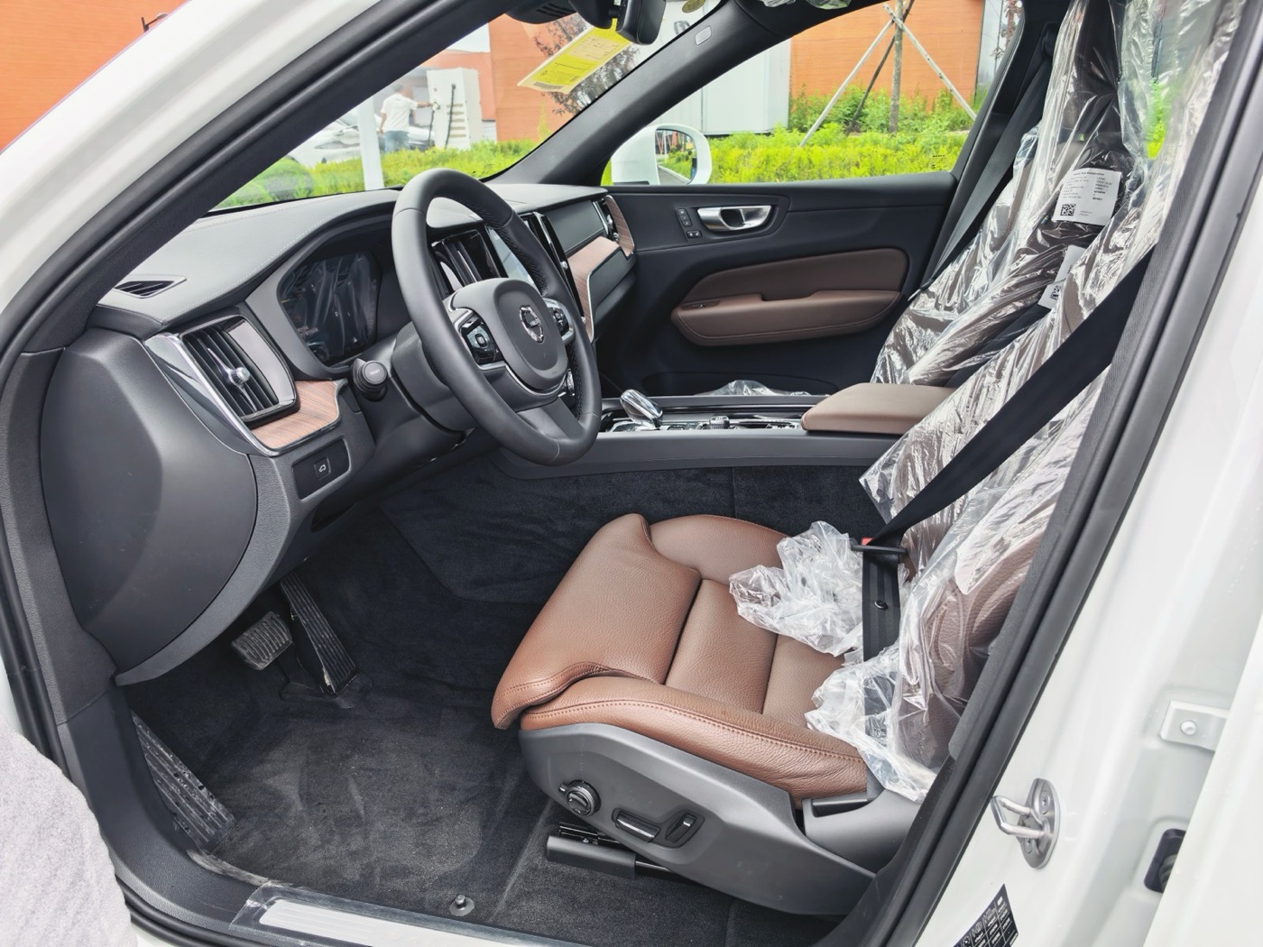 Volvo XC60 B5 AWD, фото 2